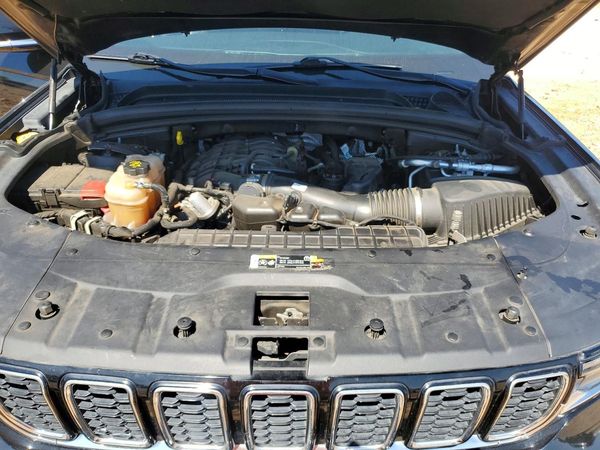 2021 JEEP GRAND CHEROKEE — Engine bay