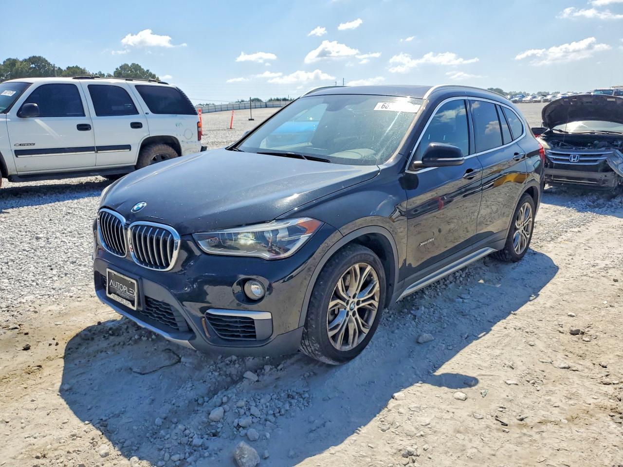 2016 BMW X1 xDrive28i — Front 3/4