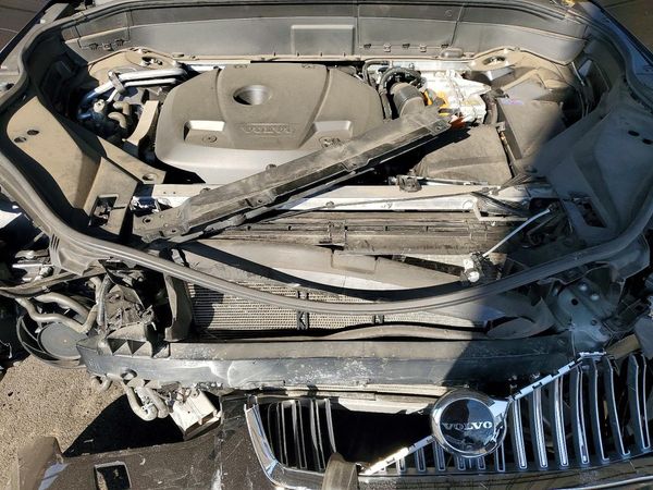 2024 VOLVO XC90 — Engine bay