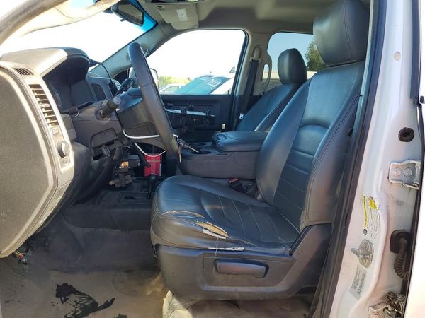 2016 RAM 2500 ST — DENT