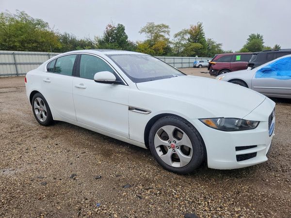 2018 JAGUAR XE — Passenger 3/4