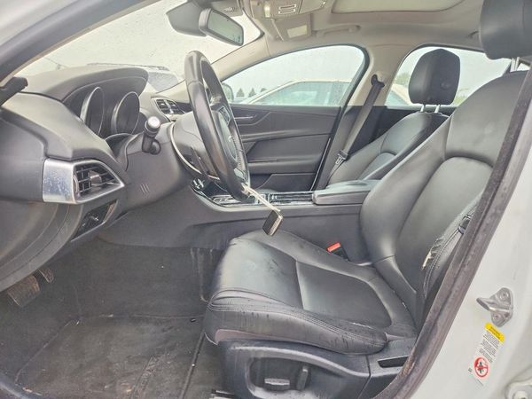 2018 JAGUAR XE — DENT
