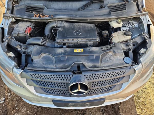 2016 MERCEDES-BENZ METRIS — Engine bay