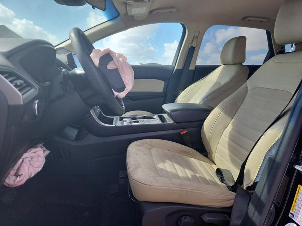 2023 FORD EDGE SE — DENT
