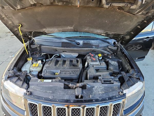 2015 JEEP COMPASS Sport — Engine bay