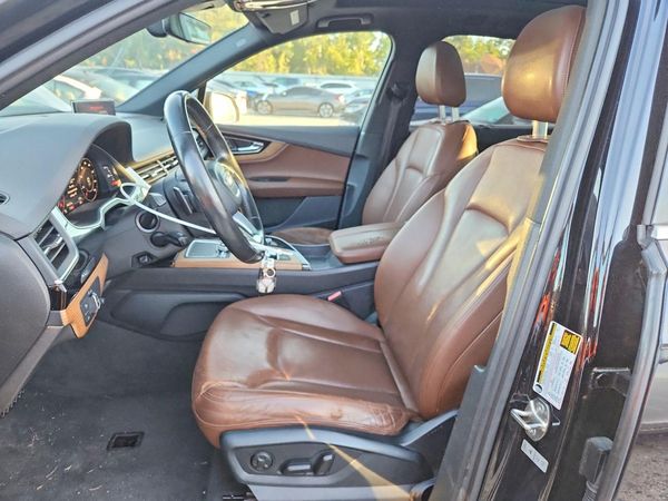 2017 AUDI Q7 quattro Premium Plus — DENT