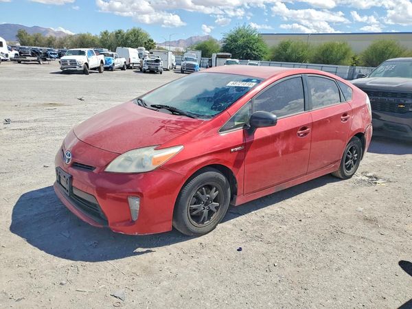 2013 TOYOTA PRIUS — Front 3/4
