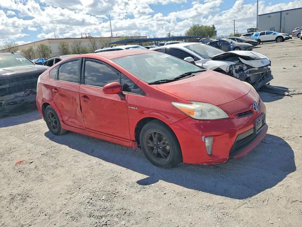 2013 TOYOTA PRIUS — Passenger 3/4