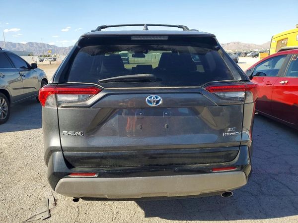 2022 TOYOTA RAV4 SE