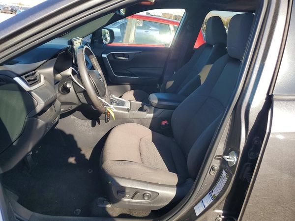 2022 TOYOTA RAV4 SE