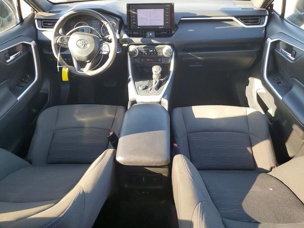 2022 TOYOTA RAV4 SE