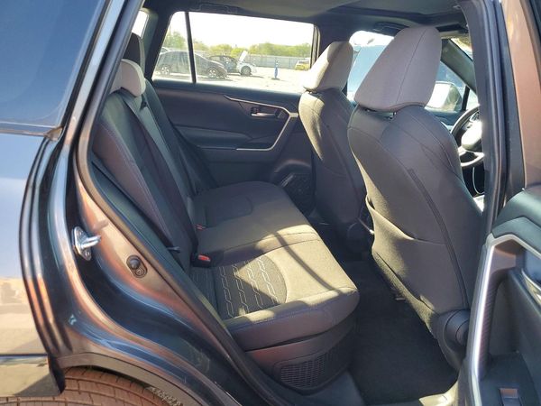 2022 TOYOTA RAV4 SE