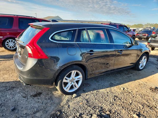 2015 VOLVO V60 Platinum (non R design)