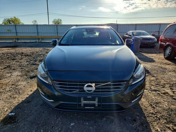 2015 VOLVO V60 Platinum (non R design)