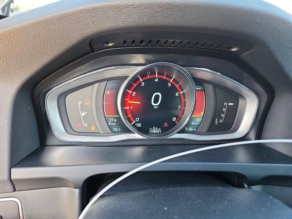 2015 VOLVO V60 Platinum (non R design)