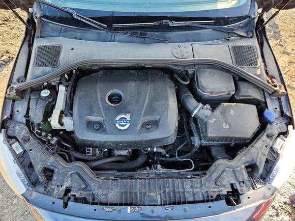 2015 VOLVO V60 Platinum (non R design)