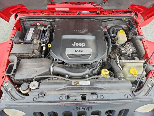 2014 JEEP WRANGLER UNLIMITED SAHARA 4X4