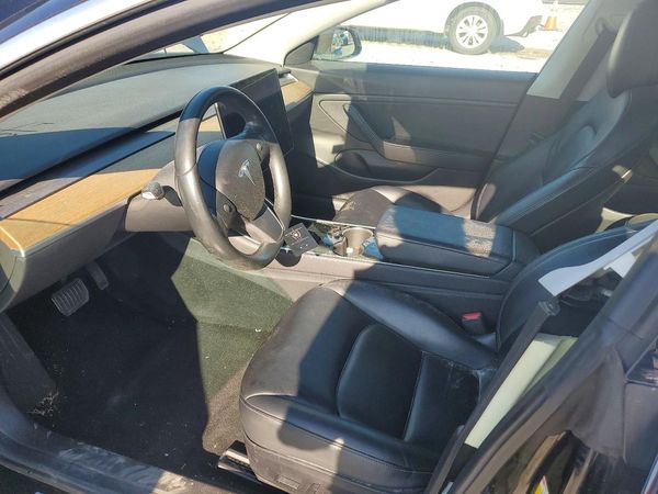 2019 TESLA MODEL 3 — DENT