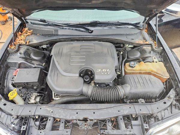 2017 CHRYSLER 300 300C — Engine bay
