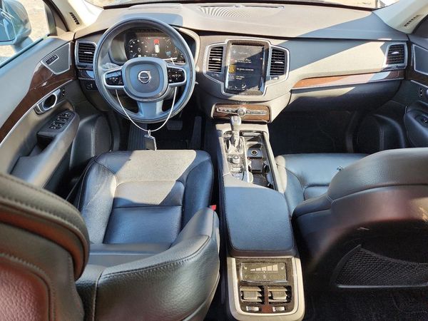 2019 VOLVO XC90 Momentum — CKPT