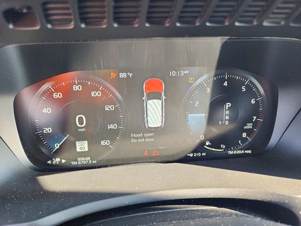 2019 VOLVO XC90 Momentum — ODOM