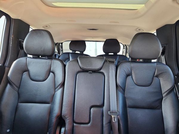 2019 VOLVO XC90 Momentum — SUVN