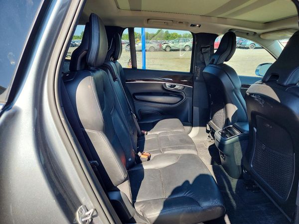 2019 VOLVO XC90 Momentum — PSRS