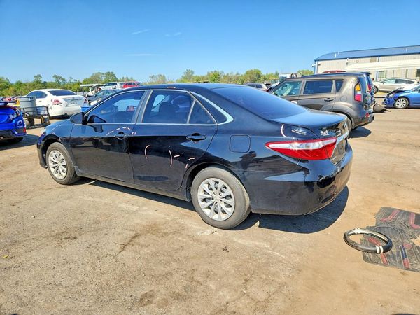 2015 TOYOTA CAMRY
