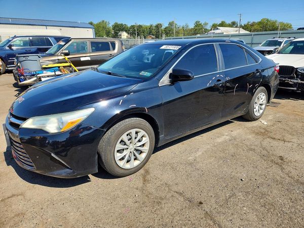 2015 TOYOTA CAMRY