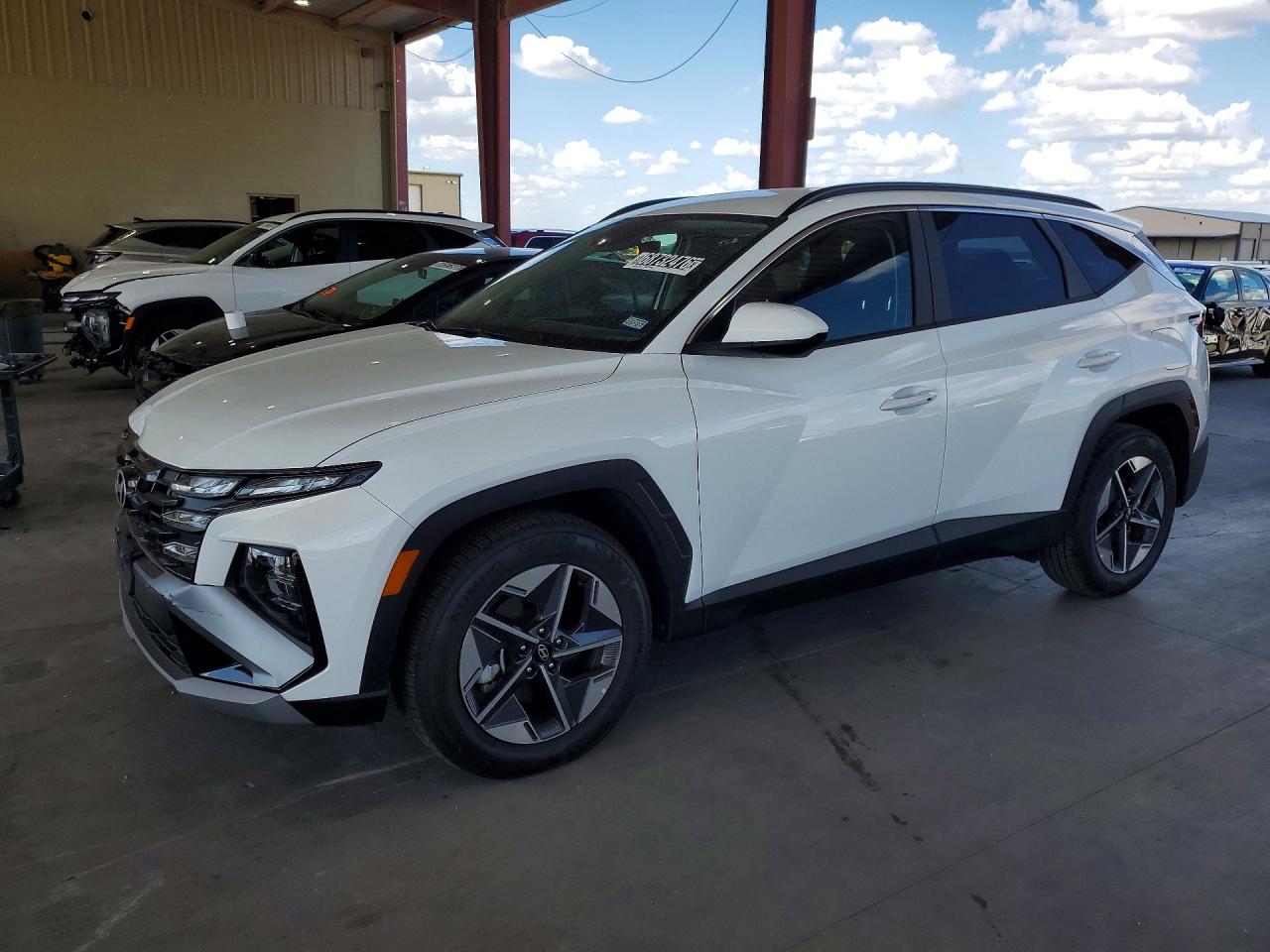 2026 HYUNDAI TUCSON SEL, SEL Plus — Front 3/4