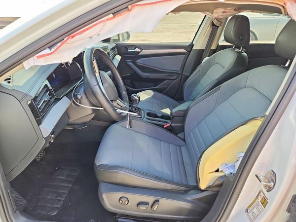 2025 VOLKSWAGEN JETTA SE