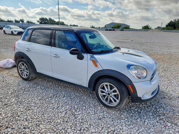 2015 MINI COOPER — Passenger 3/4