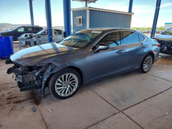 2019 LEXUS ES300 300h — Front 3/4