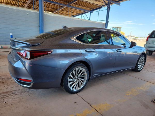 2019 LEXUS ES300 300h — PSRA