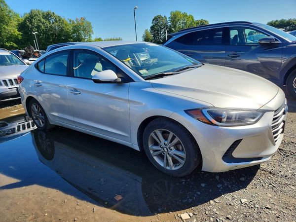 2018 HYUNDAI ELANTRA — Passenger 3/4