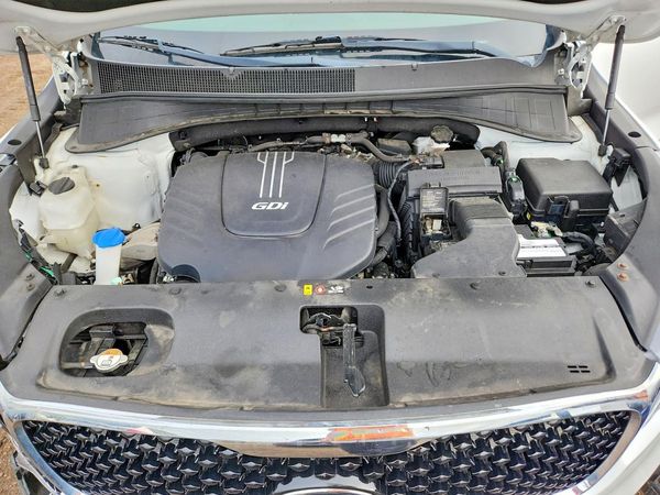 2018 KIA SORENTO EX — Engine bay