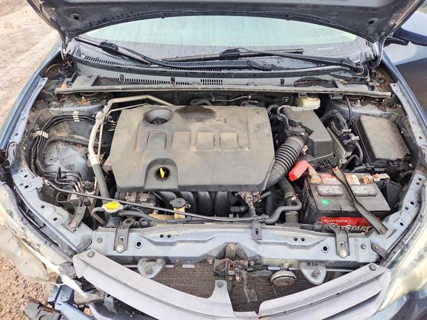 2015 TOYOTA COROLLA L/LE — Engine bay
