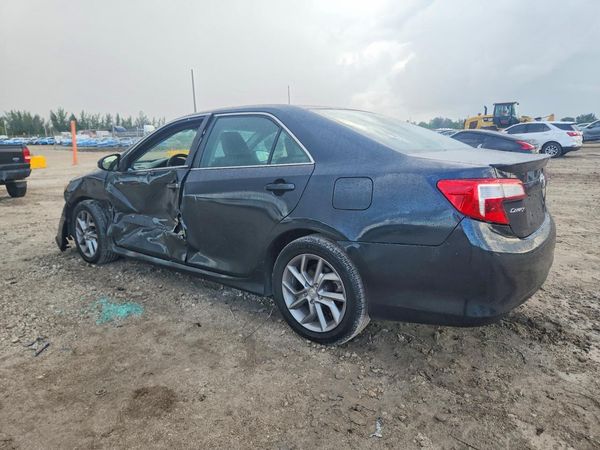 2014 TOYOTA CAMRY
