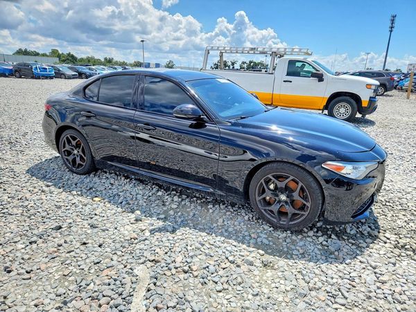 2021 ALFA ROMEO GIULIA RWD — Passenger 3/4