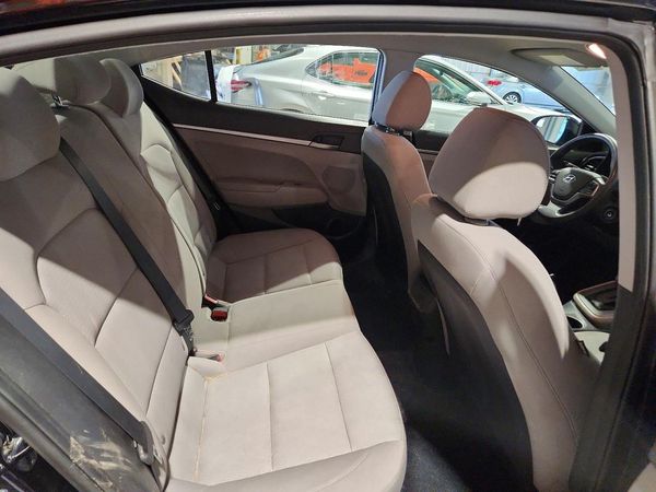 2017 HYUNDAI ELANTRA SE Base