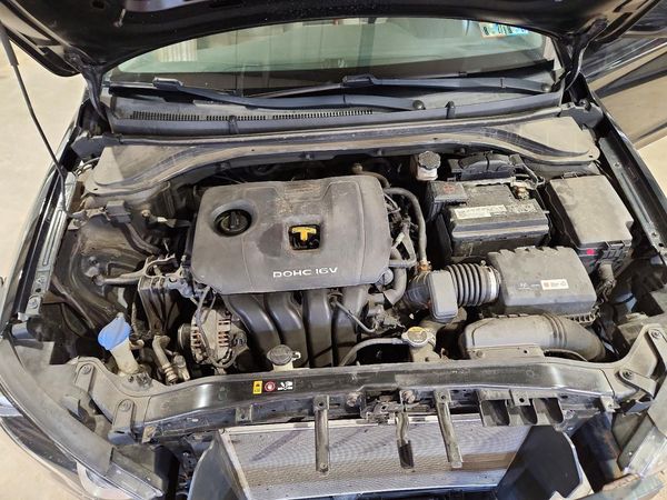 2017 HYUNDAI ELANTRA SE Base