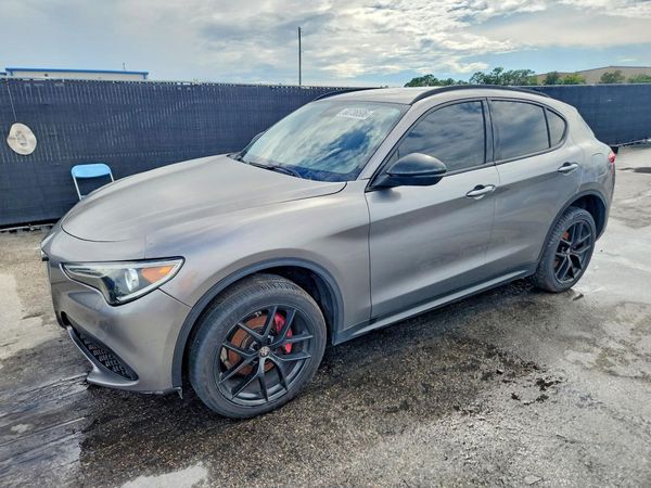 2019 ALFA ROMEO STELVIO RWD — Front 3/4