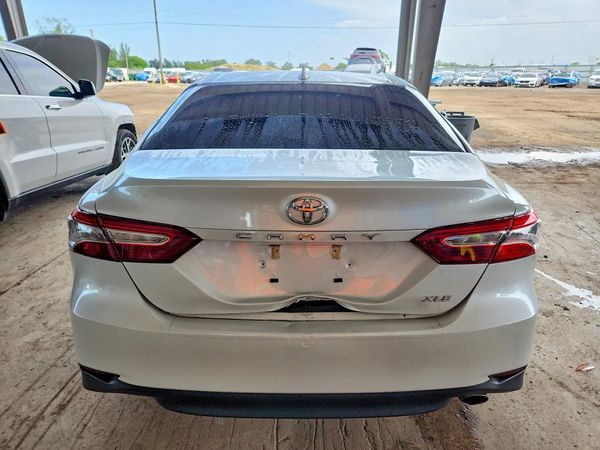 2020 TOYOTA CAMRY XLE — DIRR