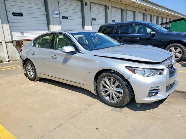 2015 INFINITI Q50