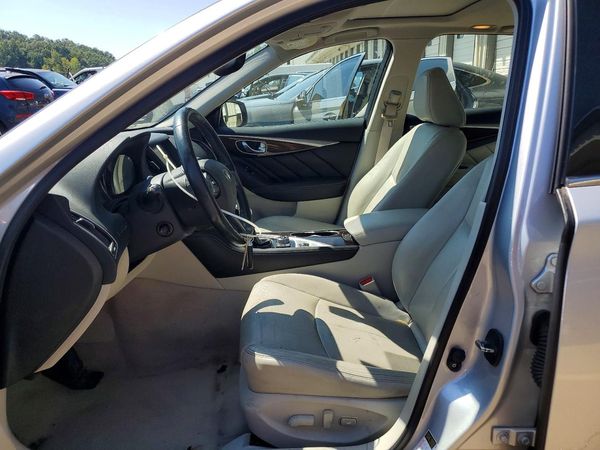 2015 INFINITI Q50