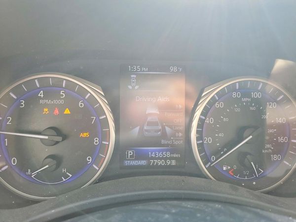 2015 INFINITI Q50