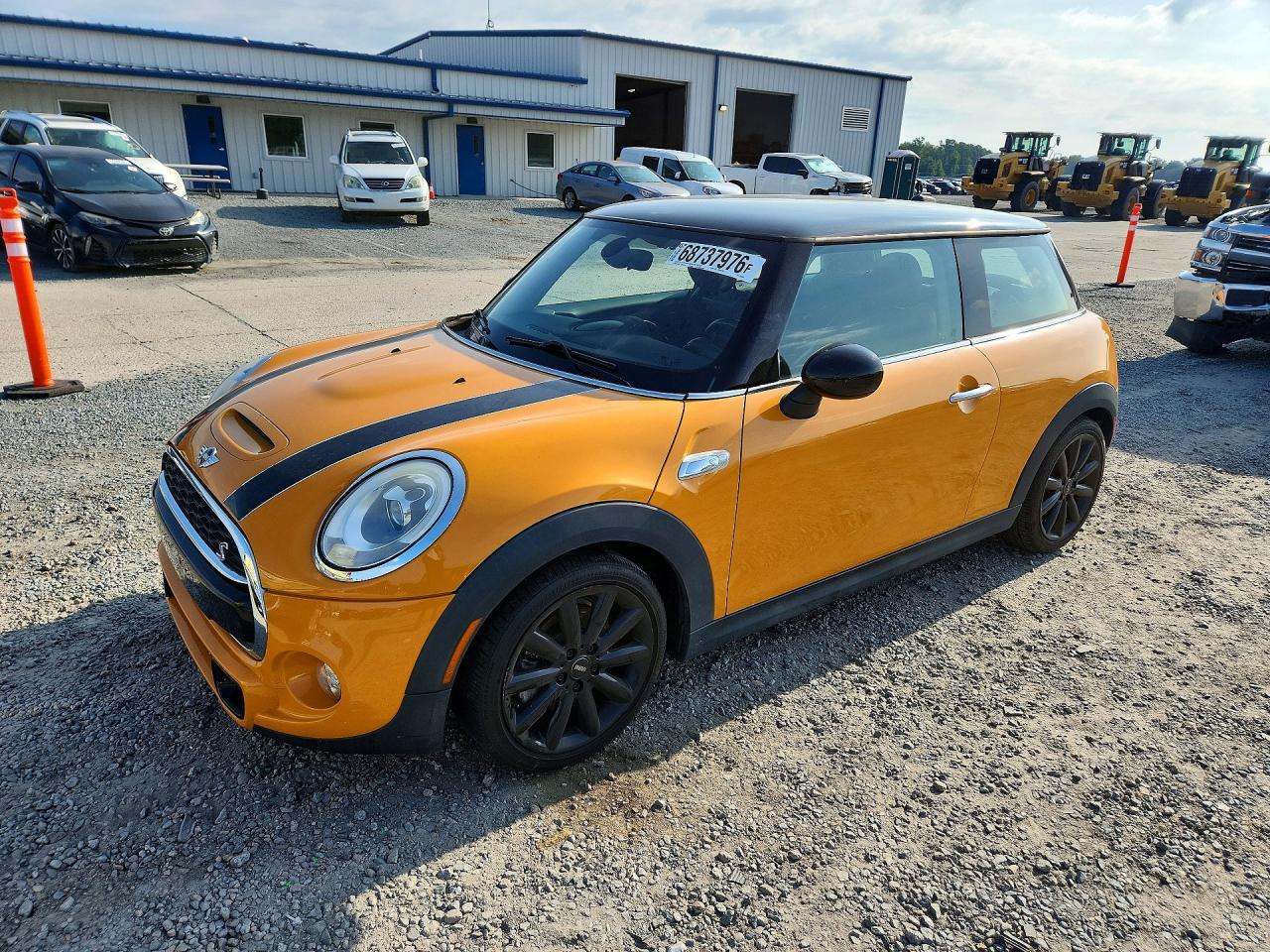2015 MINI COOPER — Front 3/4