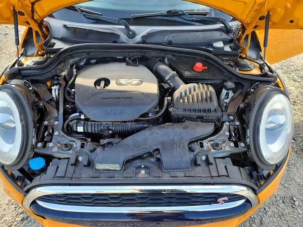 2015 MINI COOPER — Engine bay