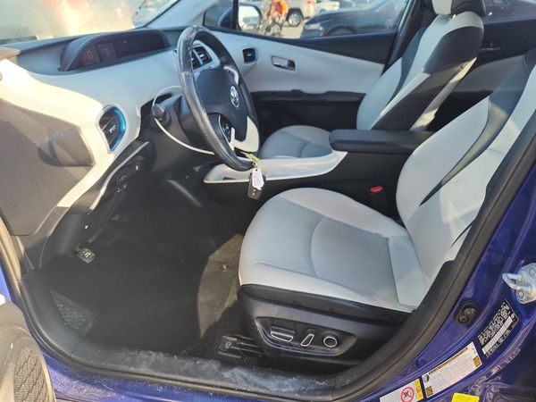 2017 TOYOTA PRIUS — DENT