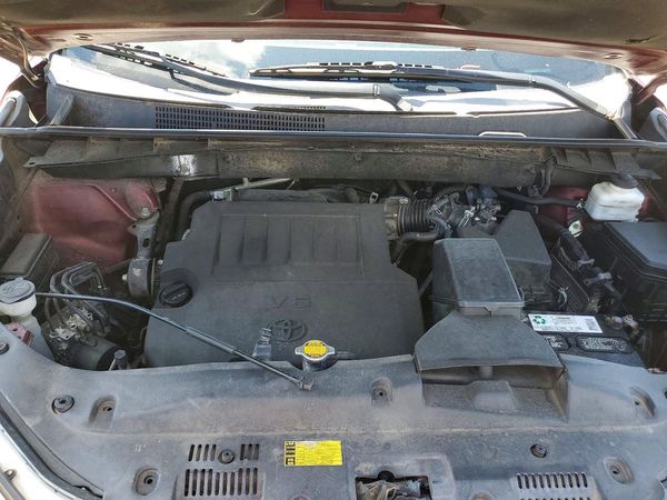 2015 TOYOTA HIGHLANDER Base/Hybrid — Engine bay